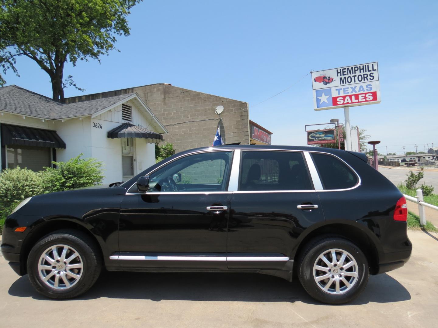 2009 Black Porsche Cayenne Base (WP1AA29P39L) with an 3.6L V6 DOHC 24V engine, Automatic transmission, located at 3624 Hemphill St., Fort Worth, TX, 76110, (817) 926-8921, 32.696205, -97.331985 - Photo#1