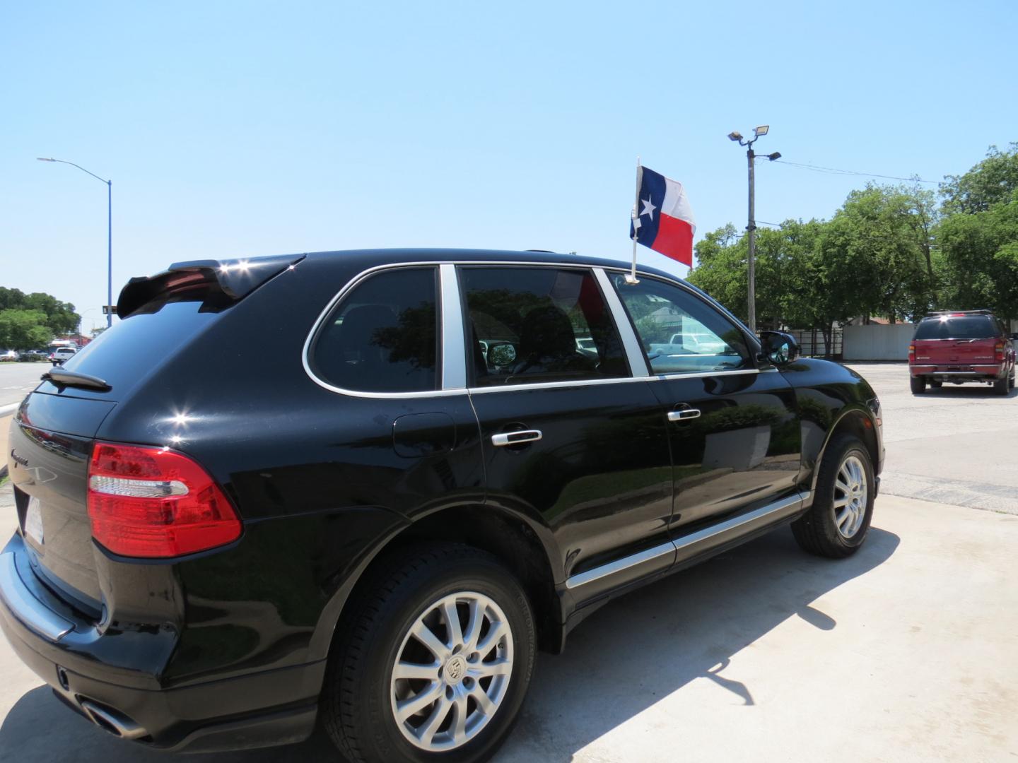 2009 Black Porsche Cayenne Base (WP1AA29P39L) with an 3.6L V6 DOHC 24V engine, Automatic transmission, located at 3624 Hemphill St., Fort Worth, TX, 76110, (817) 926-8921, 32.696205, -97.331985 - Photo#3