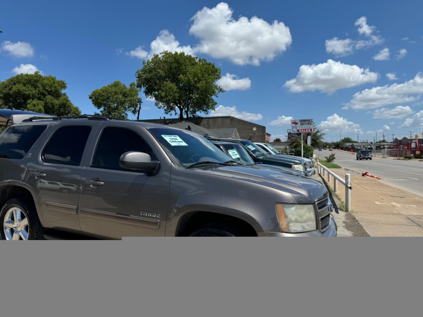 2009 Tan Chevrolet Tahoe LTZ 2WD (1GNFC33J99R) with an 5.3L V8 OHV 16V engine, Automatic transmission, located at 3624 Hemphill St., Fort Worth, TX, 76110, (817) 926-8921, 32.696205, -97.331985 - Photo#3