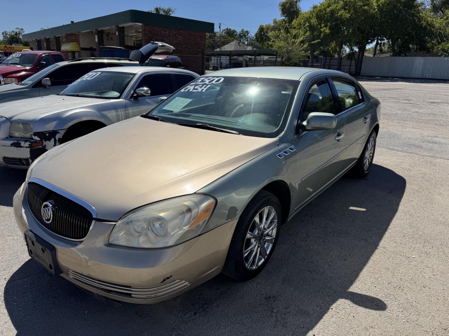 2007 Green Buick Lucerne (1G4HD57247U) , Automatic transmission, located at 3624 Hemphill St., Fort Worth, TX, 76110, (817) 926-8921, 32.696205, -97.331985 - Photo#3