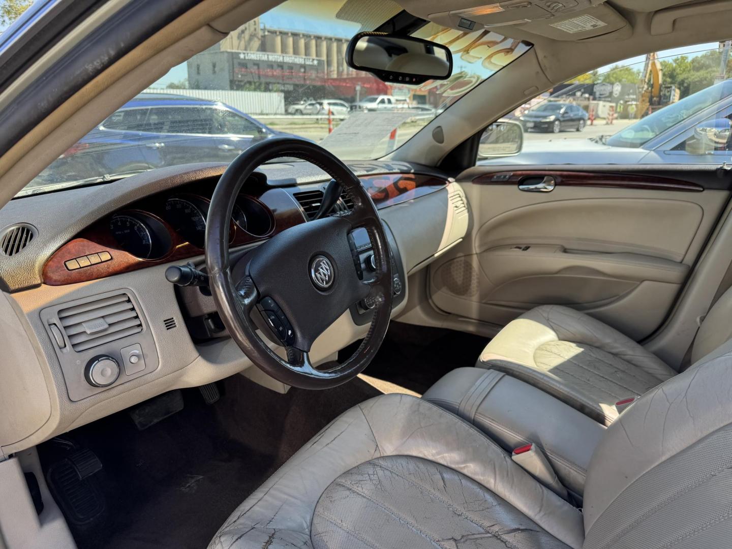 2007 Green Buick Lucerne (1G4HD57247U) , Automatic transmission, located at 3624 Hemphill St., Fort Worth, TX, 76110, (817) 926-8921, 32.696205, -97.331985 - Photo#4