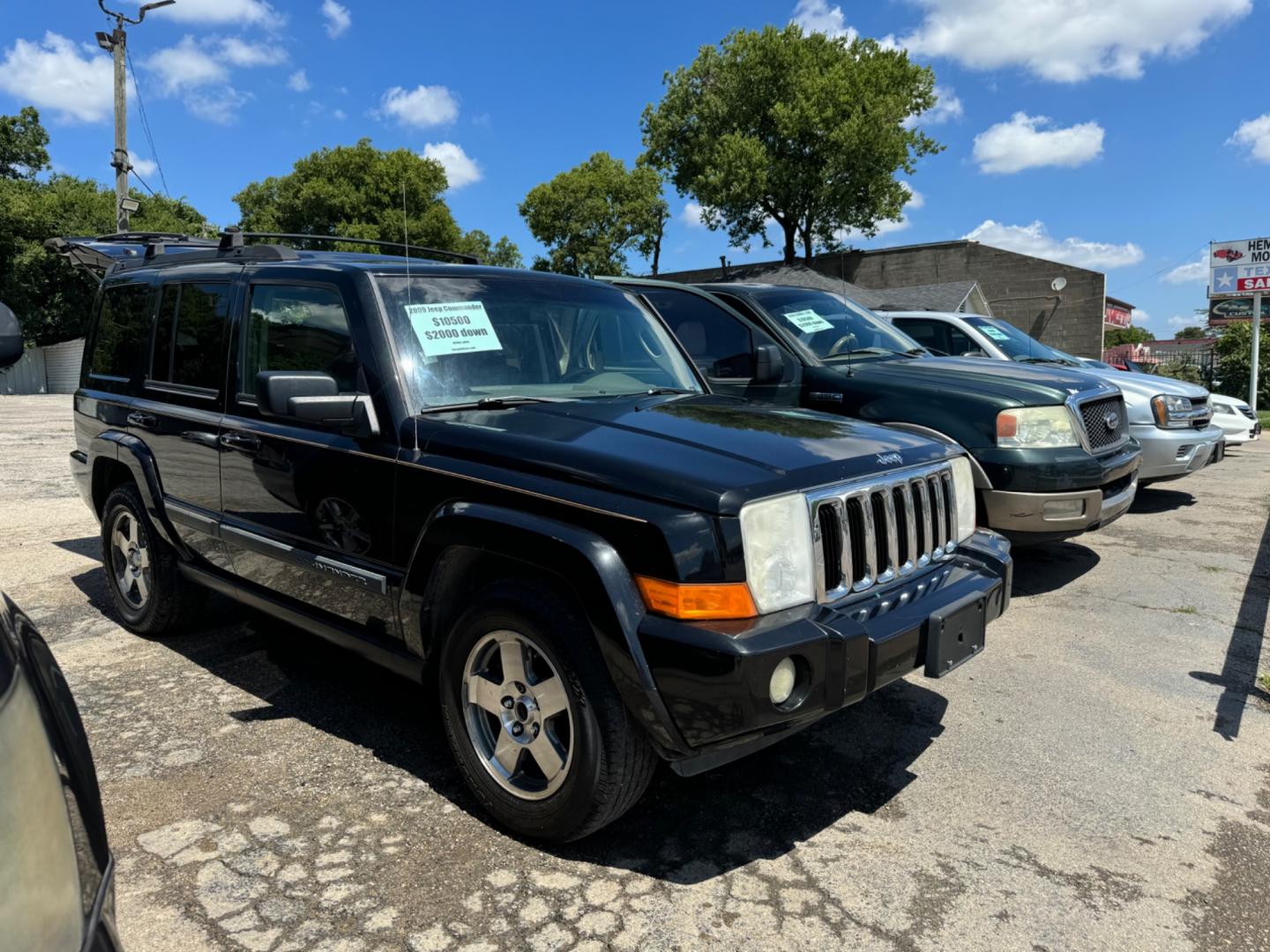 2009 Black Jeep Commander (1J8HH48K59C) , Automatic transmission, located at 3624 Hemphill St., Fort Worth, TX, 76110, (817) 926-8921, 32.696205, -97.331985 - Photo#0