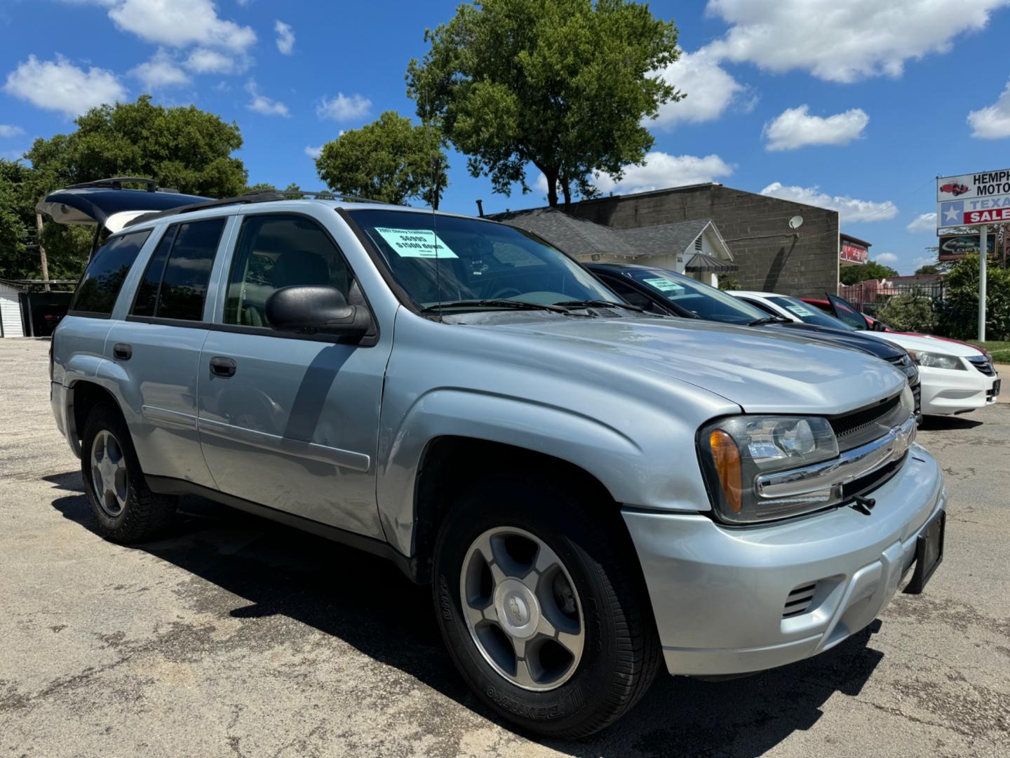 2007 Silver Chevrolet TrailBlazer LS1 2WD (1GNDS13S072) with an 4.2L L6 DOHC 24V engine, Automatic transmission, located at 3624 Hemphill St., Fort Worth, TX, 76110, (817) 926-8921, 32.696205, -97.331985 - Photo#0